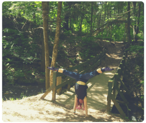 Des équilibres sur les mains